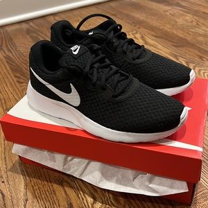 New in Box: Women's Size 6.5 Nike Tanjun Running Sneaker in Black/White